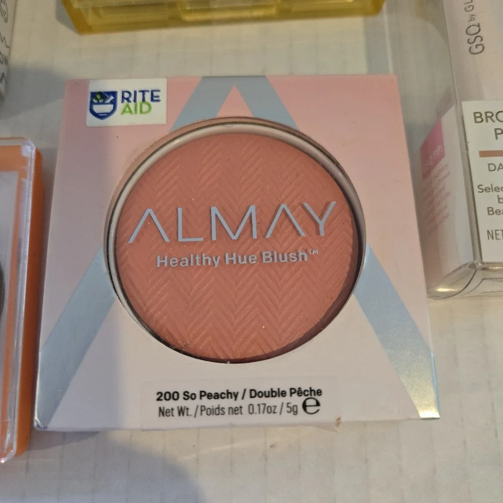 New Six Piece Mixed Makeup Lot Wet N‎ Wild Almay La Colors Nyx Blush Eyeliner